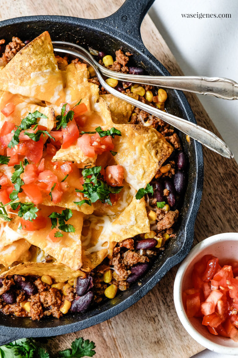 Überbackene Nacho-Hack-Pfanne mit Kidneybohnen und Mais